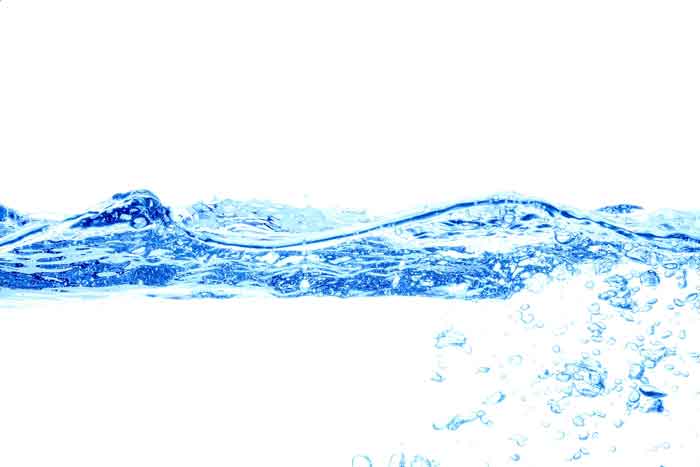水分代謝が低下して体内に余分な水分が溜まると肌の働きが低下してニキビの原因になります
